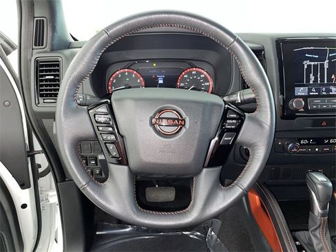Used 2022 Nissan Frontier PRO-4X image 29