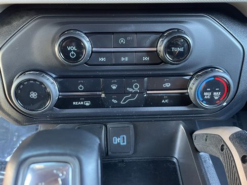 Used 2023 Ford Bronco Big Bend w/ Sasquatch Package image 24