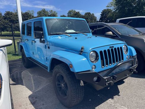 Used 2017 Jeep Wrangler Unlimited Sahara AWD/4WD image 1