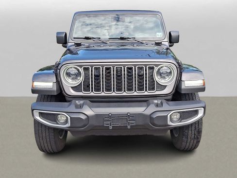 Used 2024 Jeep Wrangler Unlimited Sahara w/ Technology Group AWD/4WD image 35