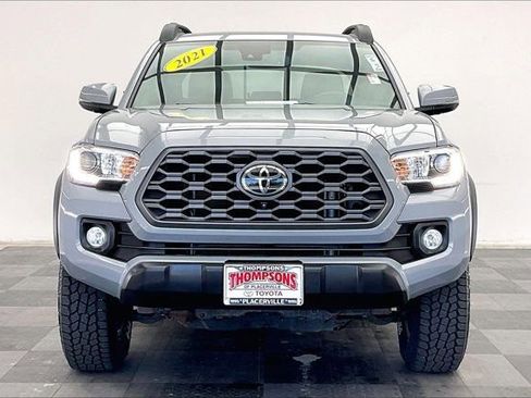 Used 2021 Toyota Tacoma TRD Sport image 2