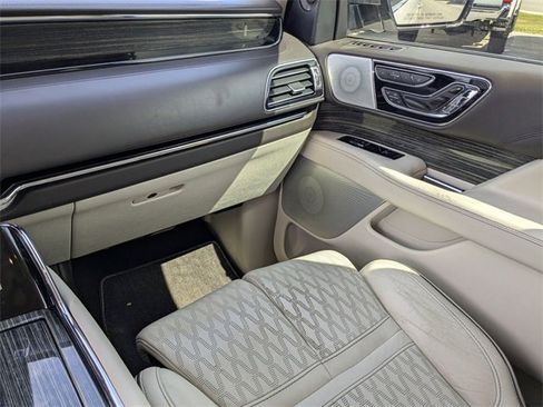Used 2020 Lincoln Navigator L Black Label w/ Cargo Convenience Package image 18