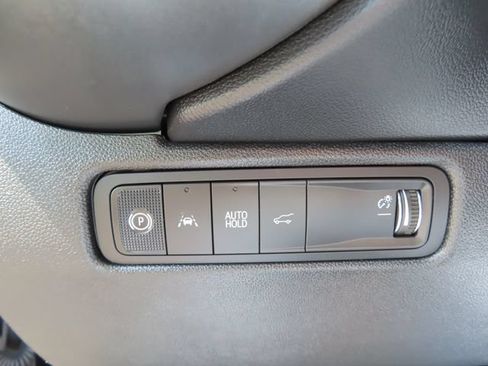 Certified 2025 Chevrolet Equinox EV RS w/ Convenience Package II AWD/4WD image 37