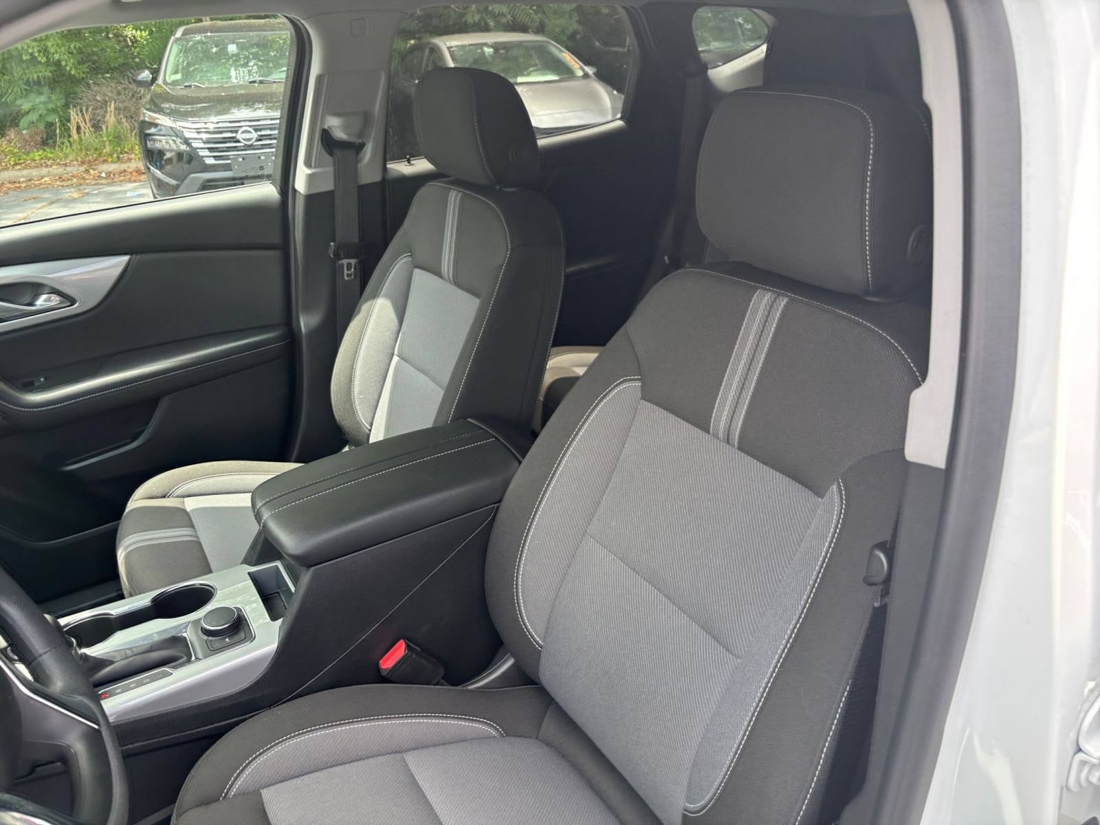 Used 2025 Chevrolet Blazer LT FWD image 24