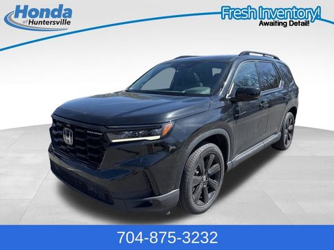 Used 2025 Honda Pilot Black Edition image 4