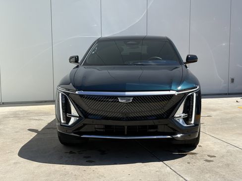 New 2025 Cadillac Lyriq Luxury image 3