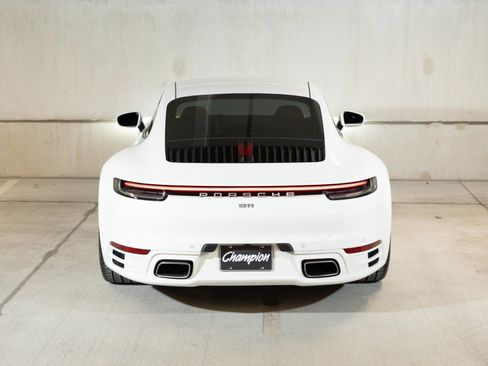 Certified 2024 Porsche 911 Carrera RWD image 11
