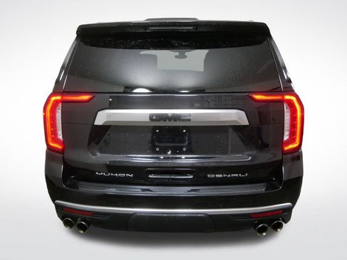 Used 2021 GMC Yukon Denali w/ Denali Premium Package AWD/4WD image 4