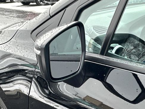 New 2025 Nissan Versa SR w/ Trunk Package image 12