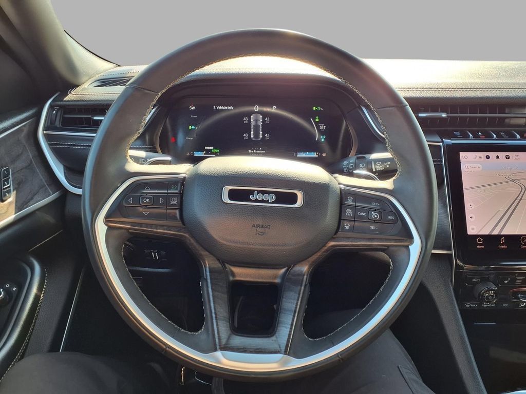 Used 2024 Jeep Grand Cherokee Limited 4xe AWD/4WD image 15
