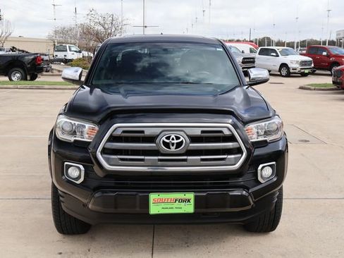 Used 2016 Toyota Tacoma Limited w/ Towing Package image 2