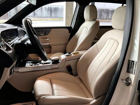 Used 2021 Mercedes-Benz GLB 250 4MATIC image 15