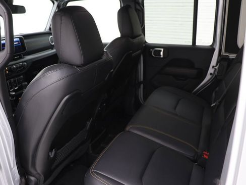 Used 2024 Jeep Wrangler Unlimited Sahara AWD/4WD image 11