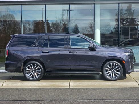 Used 2022 Cadillac Escalade Sport Platinum w/ Heavy-Duty Trailer Package image 6