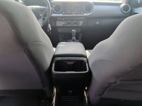 Used 2022 Toyota Tacoma SR5 w/ SR5 Appearance Package (SM) RWD image 28