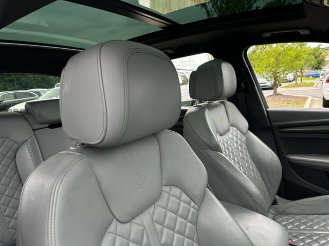 Used 2018 Audi SQ5 Premium Plus w/ S Sport Package AWD/4WD image 32