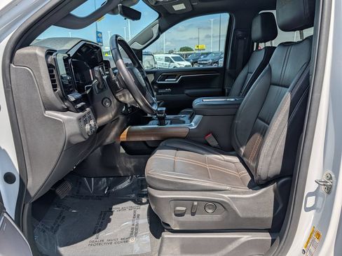 Used 2022 Chevrolet Silverado 1500 High Country w/ High Country Premium Package AWD/4WD image 13