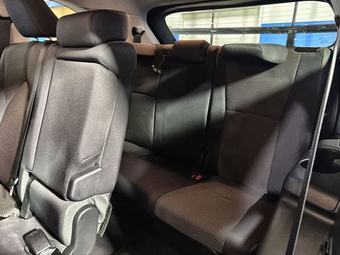 Used 2020 Toyota Highlander LE image 31