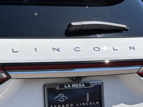 New 2025 Lincoln Corsair Reserve w/ Equipment Group 202A image 25