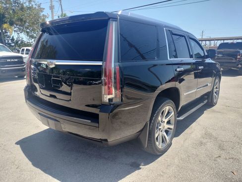 Used 2015 Cadillac Escalade Luxury AWD/4WD image 10