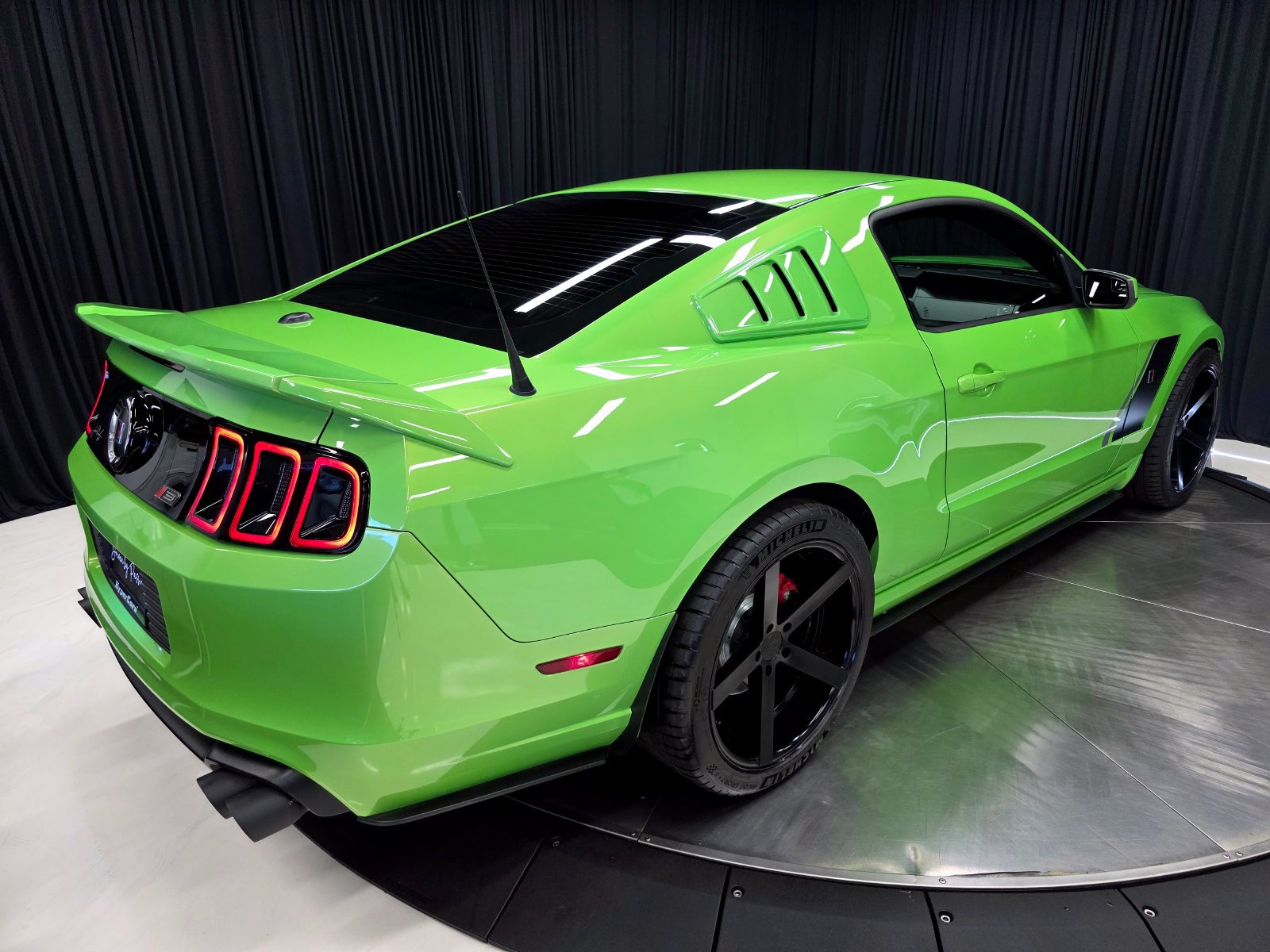 Used 2013 Ford Mustang GT Premium w/ Electronics Pkg RWD image 61