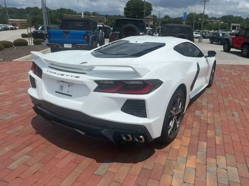 Used 2021 Chevrolet Corvette Stingray Preferred Cpe w/ Z51 Performance Package RWD image 2