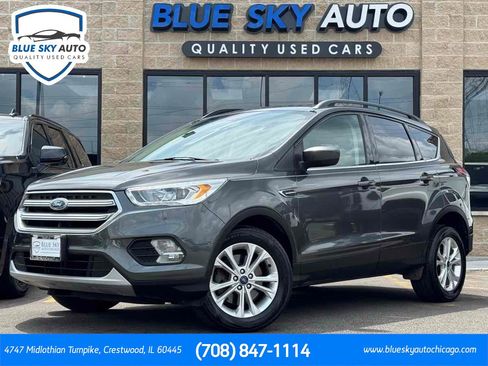 Used 2017 Ford Escape SE w/ Equipment Group 201A AWD/4WD image 1