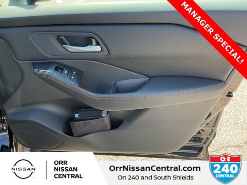 Certified 2025 Nissan Rogue SV image 11