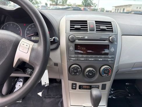 Used 2011 Toyota Corolla LE FWD image 12
