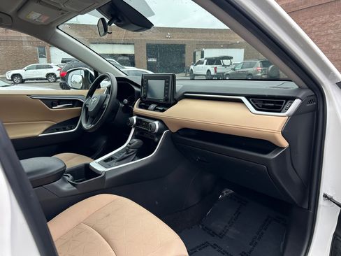 Certified 2022 Toyota RAV4 XLE AWD/4WD image 28