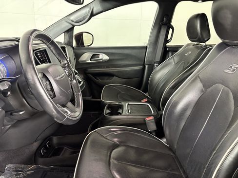 Used 2018 Chrysler Pacifica Limited w/ Advanced Safetytec Group image 19