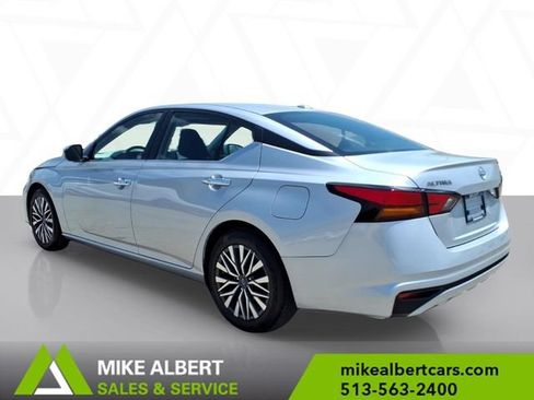Used 2023 Nissan Altima 2.5 SV FWD image 5