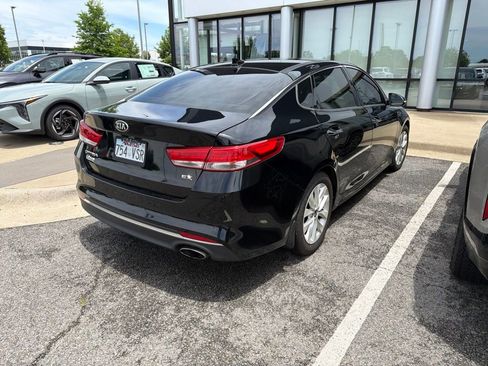 Used 2018 Kia Optima EX w/ Premium Package FWD image 4