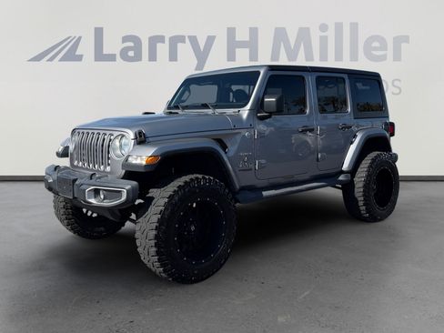 Used 2018 Jeep Wrangler Unlimited Sahara w/ Uconnect 4C Nav & Sound Group AWD/4WD image 1