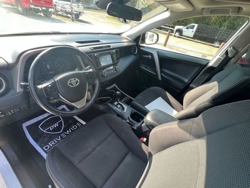 Used 2018 Toyota RAV4 XLE image 10