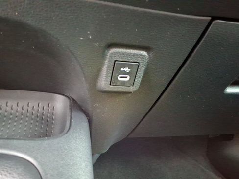 Used 2023 Toyota Corolla SE image 18