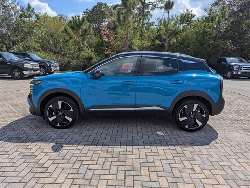 Used 2025 Nissan Kicks SR w/ SR Premium Package image 8