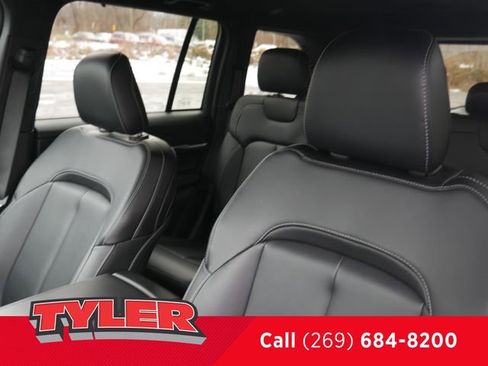 New 2025 Jeep Grand Cherokee Limited AWD/4WD image 36