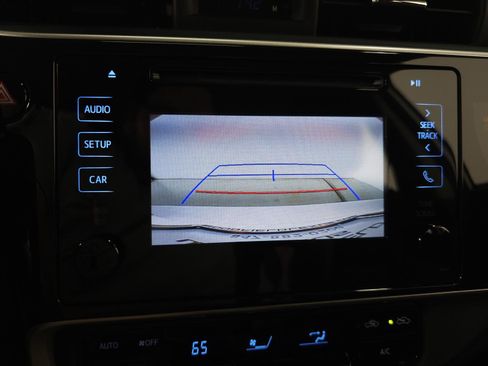 Used 2018 Toyota Corolla LE FWD image 22
