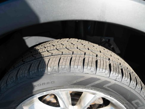 Used 2015 Ford Explorer XLT w/ Equipment Group 202A image 31