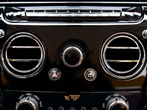 Used 2025 Rolls-Royce Cullinan image 80