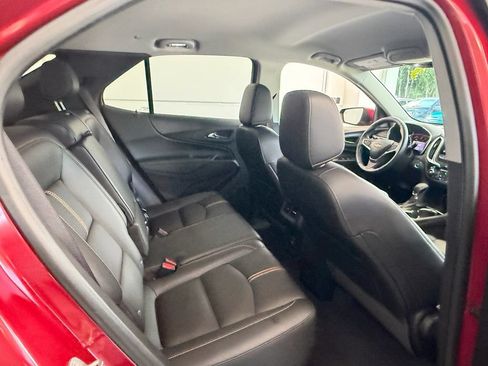 Used 2022 Chevrolet Equinox Premier AWD/4WD image 17