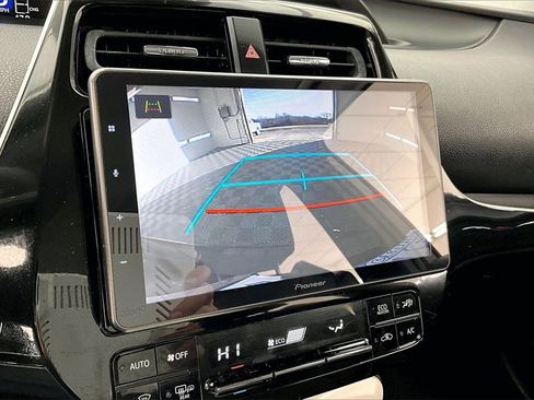 Used 2016 Toyota Prius Three Touring image 20