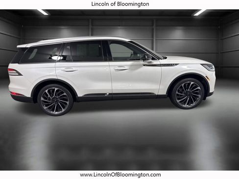 Certified 2025 Lincoln Aviator Reserve w/ Illumination Package image 7