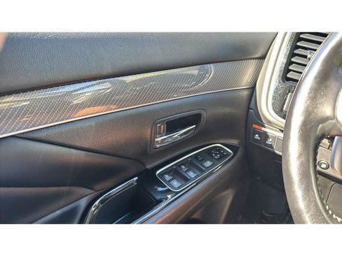 Used 2020 Mitsubishi Outlander SEL AWD/4WD image 32