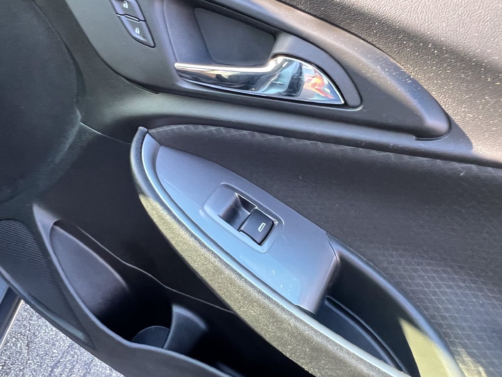 Used 2024 Chevrolet Malibu LT FWD image 18