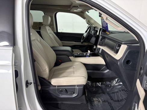 Certified 2024 Ford Expedition Max Platinum image 41