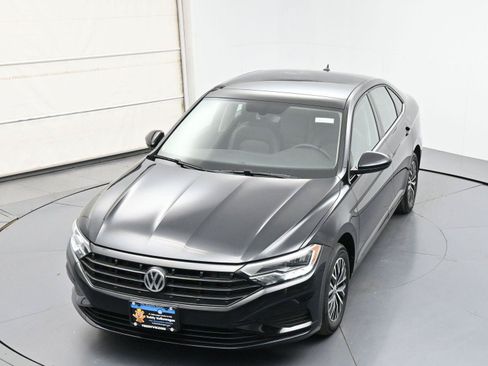 Certified 2021 Volkswagen Jetta SE FWD image 40
