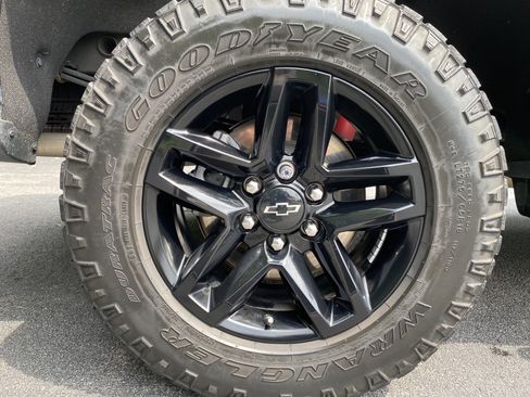 Used 2021 Chevrolet Silverado 1500 LT Trail Boss w/ Convenience Package II AWD/4WD image 12
