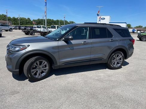 New 2026 Ford Explorer Active w/ Active Comfort Package AWD/4WD image 4